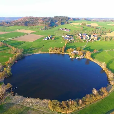 Quarto em Acomodações Particulares Ferienzimmer Oelhaf In Gruen Self Check-in Mit Key-tresore Wilhelmsdorf (Ravensburg)