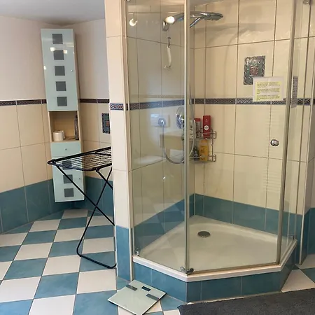 Quarto em Acomodações Particulares Ferienzimmer Oelhaf In Gruen Self Check-in Mit Key-tresore