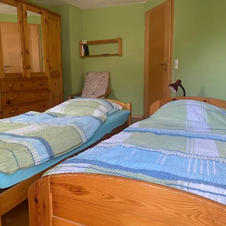 Quarto em Acomodações Particulares Ferienzimmer Oelhaf In Gruen Self Check-in Mit Key-tresore Wilhelmsdorf (Ravensburg)
